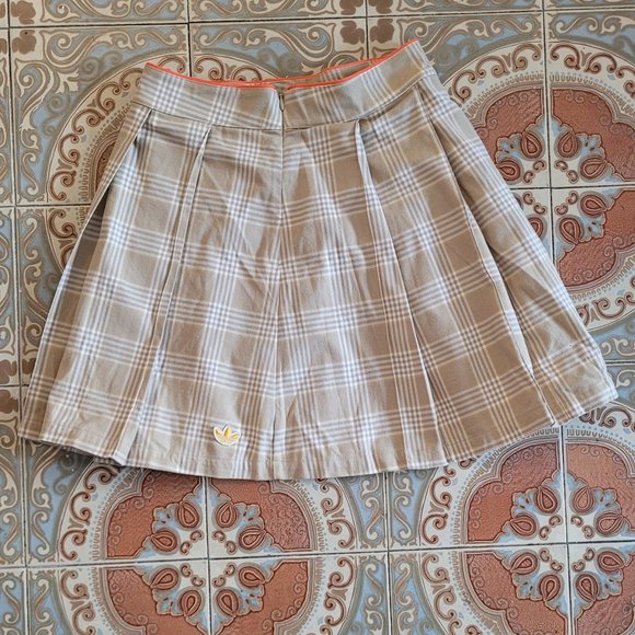 ❤️🔥Adidas collegiate skirt ❤️🔥( BNWOT) SIZE XS - Picture 5 of 6